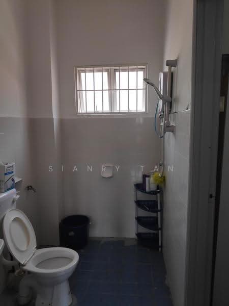 2-storey Terraced House for Sale in BANDAR PUCHONG JAYA (Puchong) - Sianry Tan - Bathroom - PropertyGuru.com.my