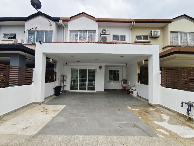 Rumah Teres 2-Tingkat untuk Dijual di Taman Puncak Jalil (Seri Kembangan) - Azli Ibrahim - Exterior - PropertyGuru.com.my