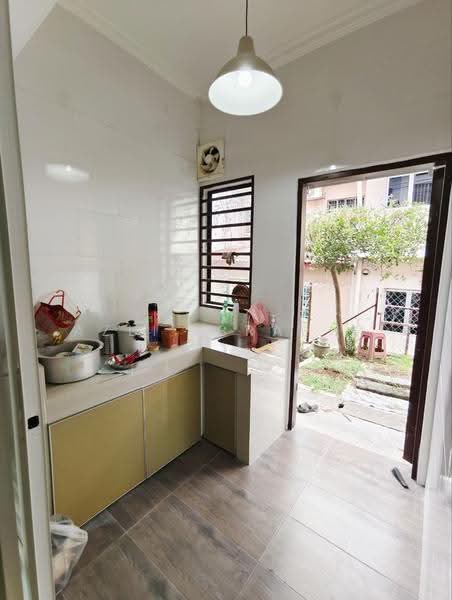 Rumah Teres 2-Tingkat untuk Dijual di Taman Puncak Jalil (Seri Kembangan) - Azli Ibrahim - Kitchen - PropertyGuru.com.my