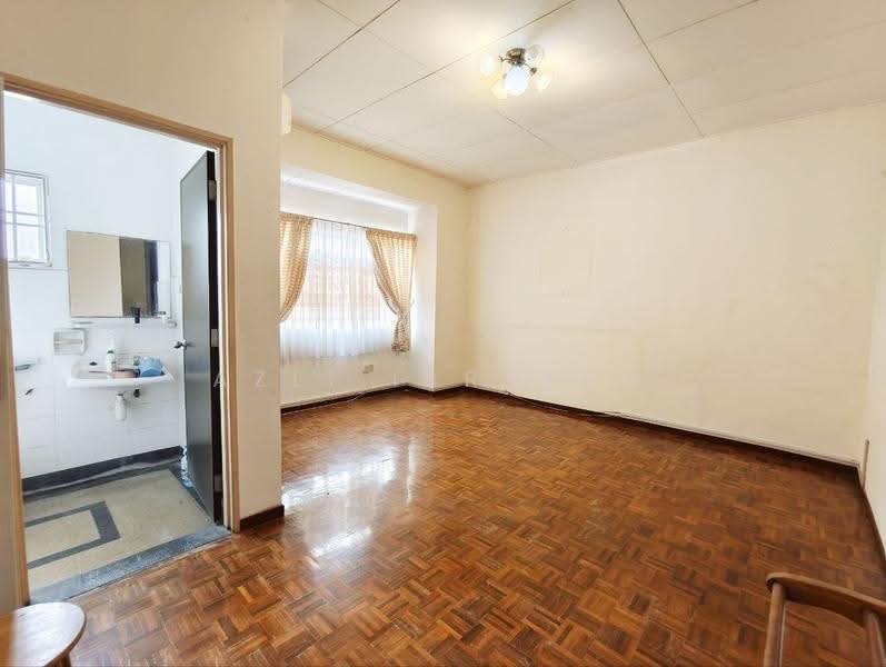 Rumah Teres 2-Tingkat untuk Dijual di Taman Puncak Jalil (Seri Kembangan) - Azli Ibrahim - Bathroom - PropertyGuru.com.my