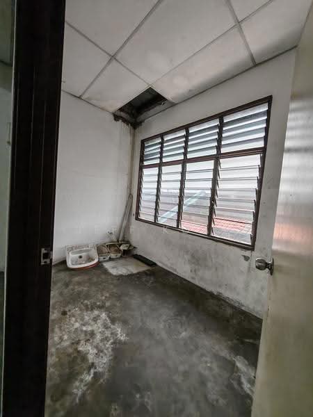 Shop / Office for Rent in Sungai Jawi (Penang) - Jeff Koay - Bathroom - PropertyGuru.com.my