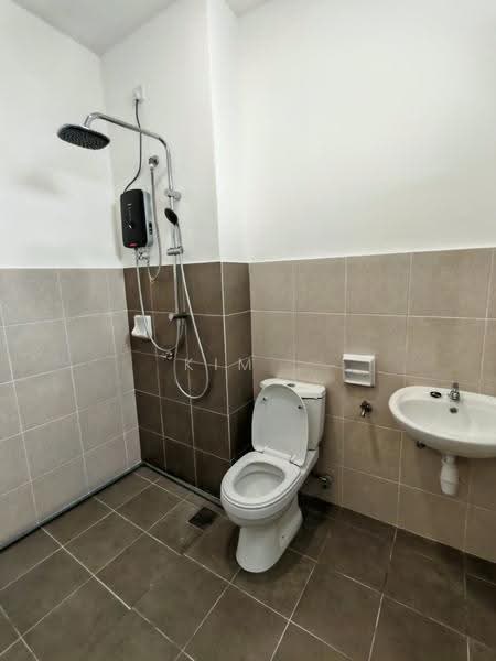Terraced House for Rent in Pasir Gudang (Johor) - Kim . - Bathroom - PropertyGuru.com.my