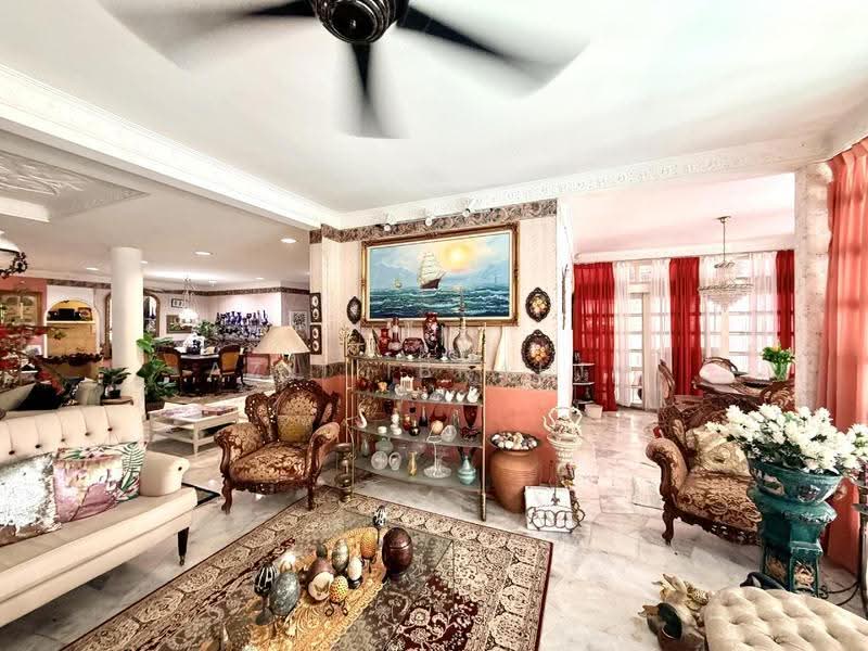 Bungalow House for Sale in Taman Melawati (Ulu Kelang) - Azli Ibrahim - Living Room - PropertyGuru.com.my