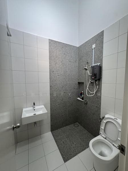 Rumah Teres 2-Tingkat untuk Disewa di Eco Majestic (Semenyih) - christy Loh - Bathroom - PropertyGuru.com.my