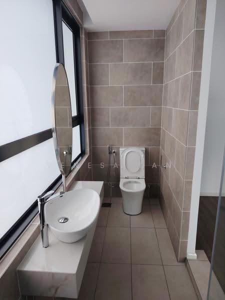 Kediaman Servis untuk Dijual di Residensi Estetik 8 (Est8) - Venesa Tan - Bathroom - PropertyGuru.com.my