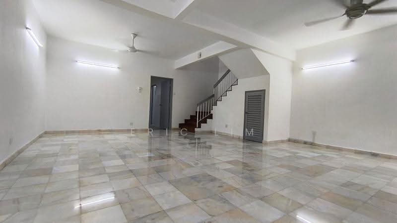 2-storey Terraced House for Rent in Bandar Utama 2 (Bandar Utama) - Eric Lim - Living Room - PropertyGuru.com.my