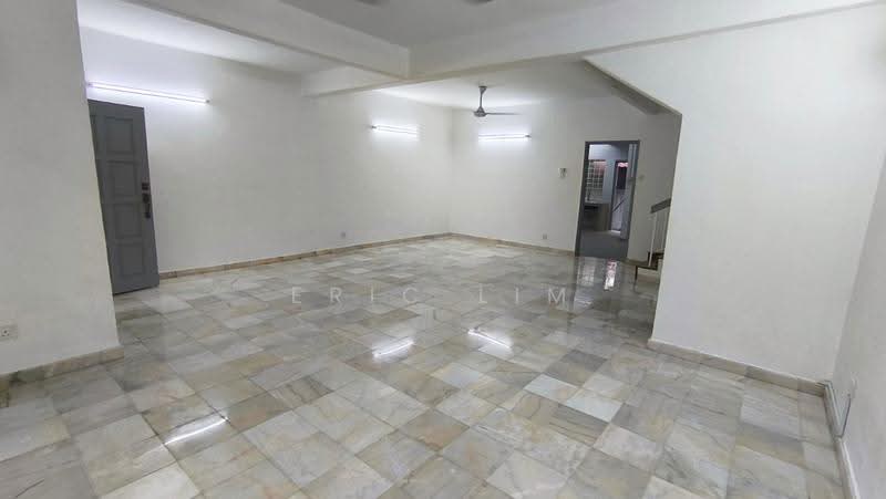 2-storey Terraced House for Rent in Bandar Utama 2 (Bandar Utama) - Eric Lim - Living Room - PropertyGuru.com.my