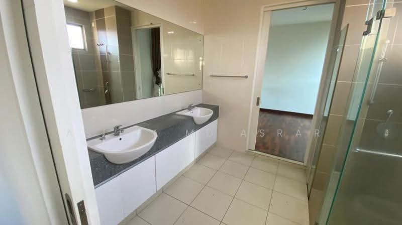 Semi-Detached House for Sale in Denai Alam (Shah Alam) - Asliza Md Asrar - Bathroom - PropertyGuru.com.my