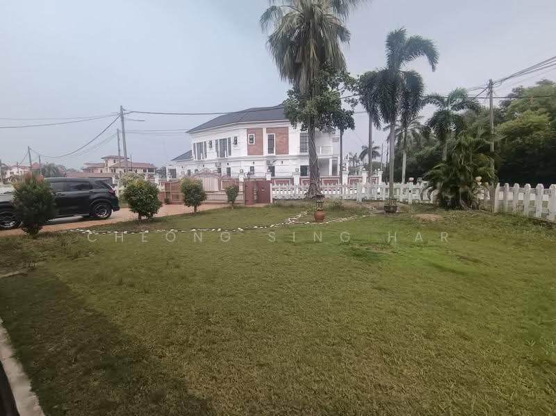 Bungalow House for Sale in Desa Manjung Raya (Lumut) - Cheong Sing Har - Exterior - PropertyGuru.com.my