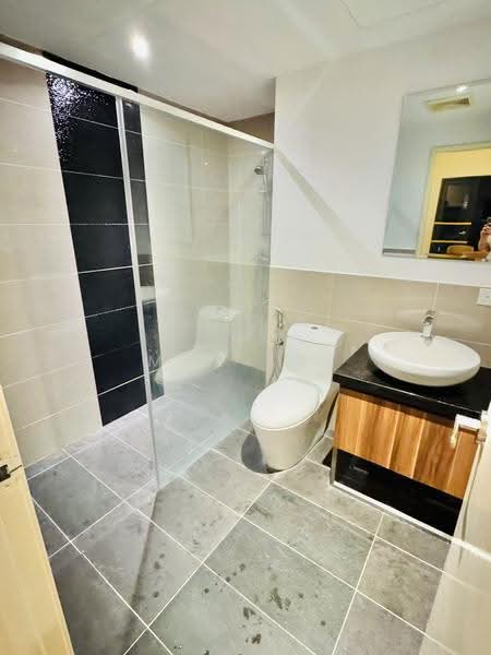 Kediaman Servis untuk Disewa di Bangsar Trade Centre - Max Tai - Bathroom - PropertyGuru.com.my