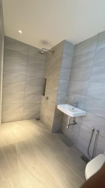 Kediaman Servis untuk Dijual di KSL Blossom Square - Michael Low - Bathroom - PropertyGuru.com.my
