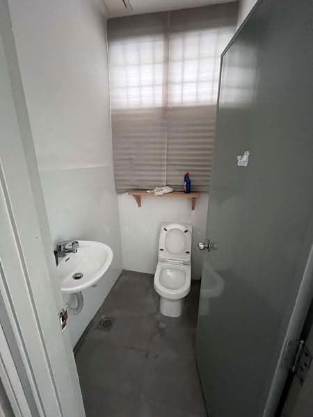 Shop for Rent in Bangsar Baru (Bangsar) - Yang . - Bathroom - PropertyGuru.com.my