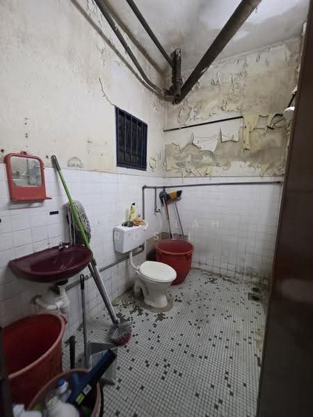 2-storey Terraced House for Sale in Taman Wahyu (Batu Caves) - Fadzilah Rosli - Bathroom - PropertyGuru.com.my