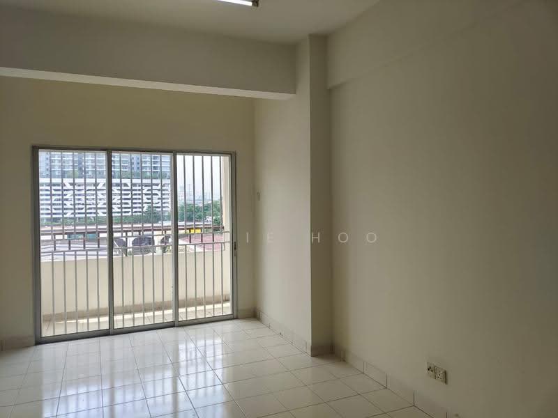Pangsapuri untuk Dijual di Vista Mutiara - Camie Hoo - Living Room - PropertyGuru.com.my