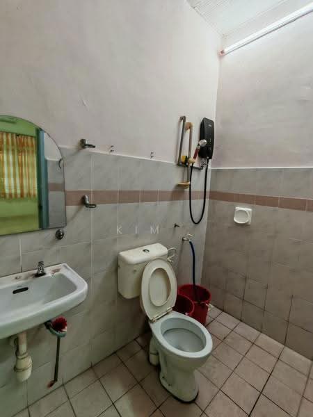 1-storey Terraced House for Rent in Taman Nusa Bestari (Iskandar Puteri (Nusajaya)) - Kim . - Bathroom - PropertyGuru.com.my