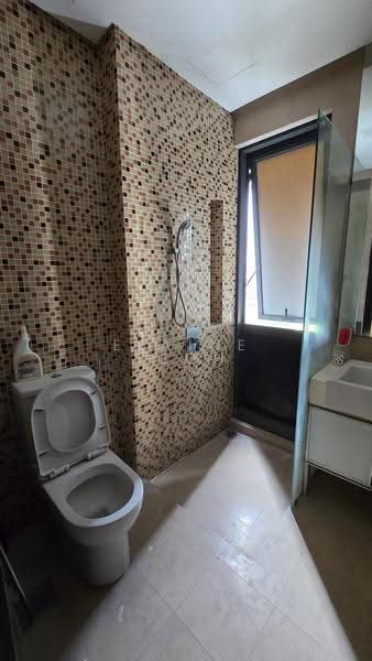 Kediaman Servis untuk Dijual di The Elements - Elaine Teoh - Bathroom - PropertyGuru.com.my
