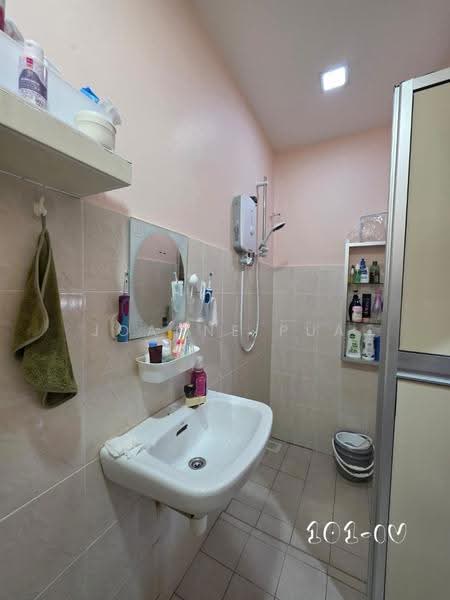2-storey Terraced House for Sale in Klang (Selangor) - Joanne Pua - Bathroom - PropertyGuru.com.my