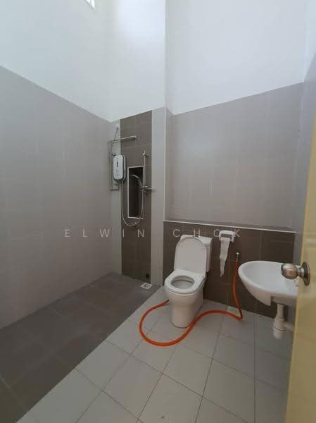 Rumah Teres 2-Tingkat untuk Dijual di Setia Indah (Setia Alam) - Elwin Chok - Bathroom - PropertyGuru.com.my