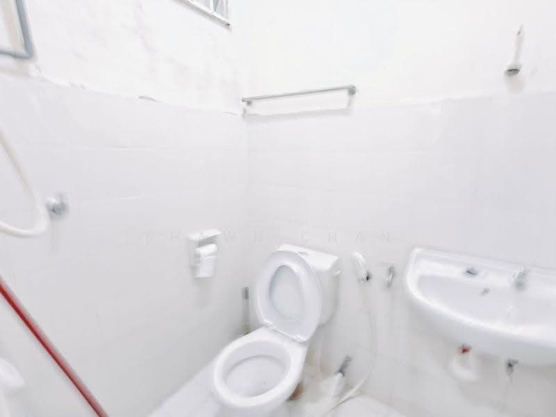 2-storey Terraced House for Rent in Taman Mount Austin (Tebrau) - Shawn Chan - Bathroom - PropertyGuru.com.my