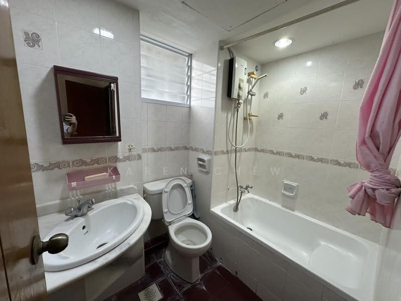 Kondominium untuk Disewa di Sri Perdana - Karen Chew - Bathroom - PropertyGuru.com.my