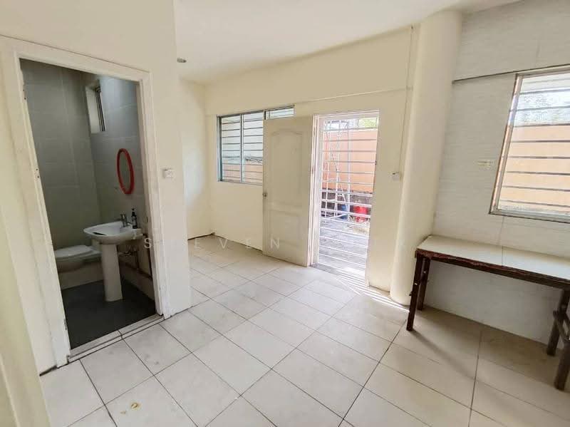 Rumah Berkembar untuk Dijual di Kota Kinabalu (Sabah) - Steven Quek - Bathroom - PropertyGuru.com.my