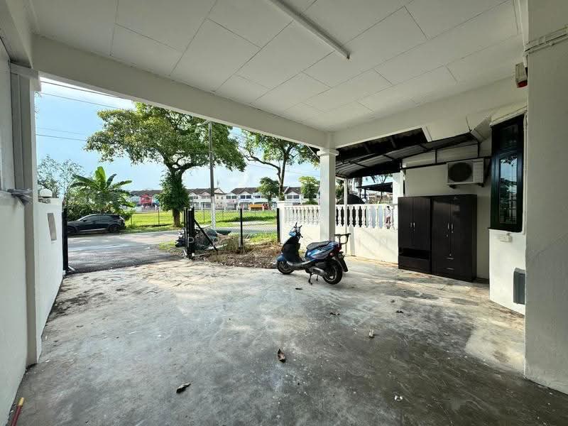 1.5-storey Terraced House for Rent in Taman Molek (Johor Bahru) - April Chin - Exterior - PropertyGuru.com.my