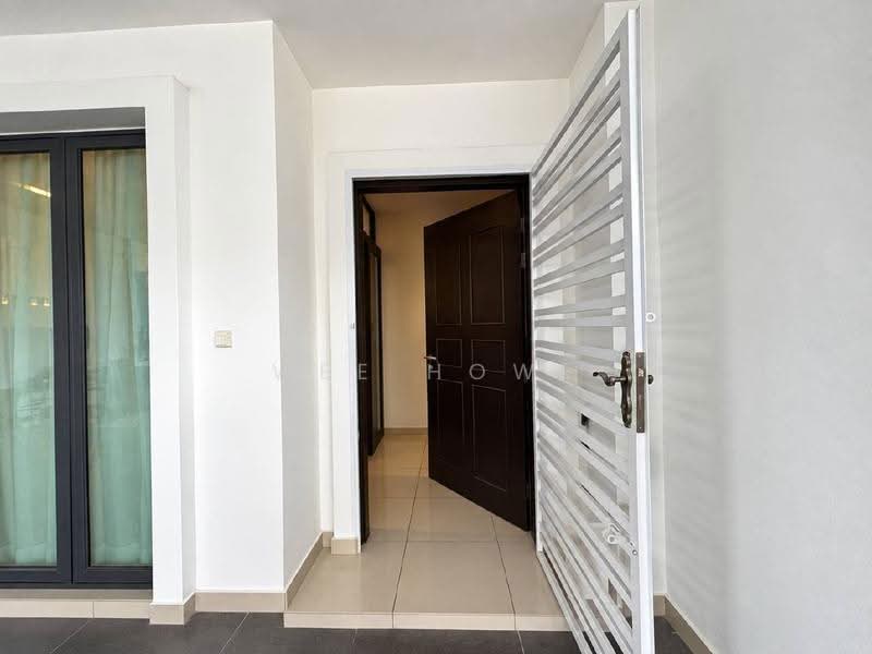 2-storey Terraced House for Sale in Bandar Indahpura (Kulai) - Wee Howe - Entrance - PropertyGuru.com.my