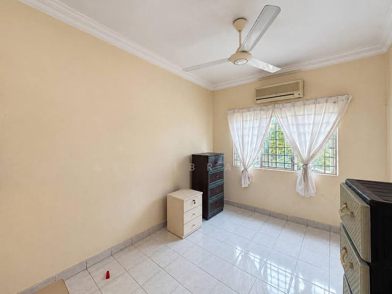 Condominium for Sale at Oakleaf Park - Azli Ibrahim - Bedroom - PropertyGuru.com.my