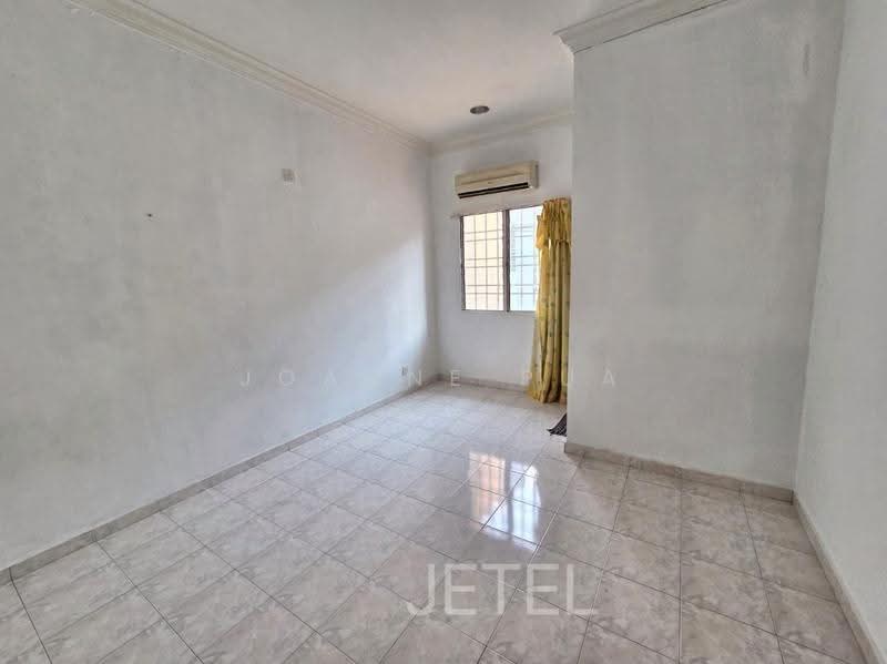 2-storey Terraced House for Sale in Bandar Bukit Tinggi (Klang) - Joanne Pua - Living Room - PropertyGuru.com.my