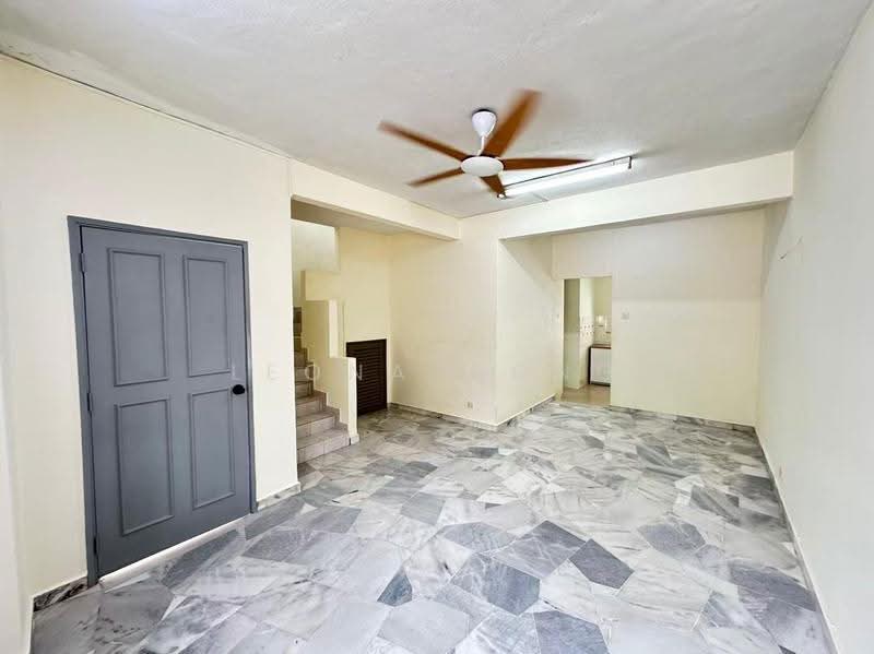 Pangsapuri untuk Disewa di USJ 6 - Leona Wong - Living Room - PropertyGuru.com.my