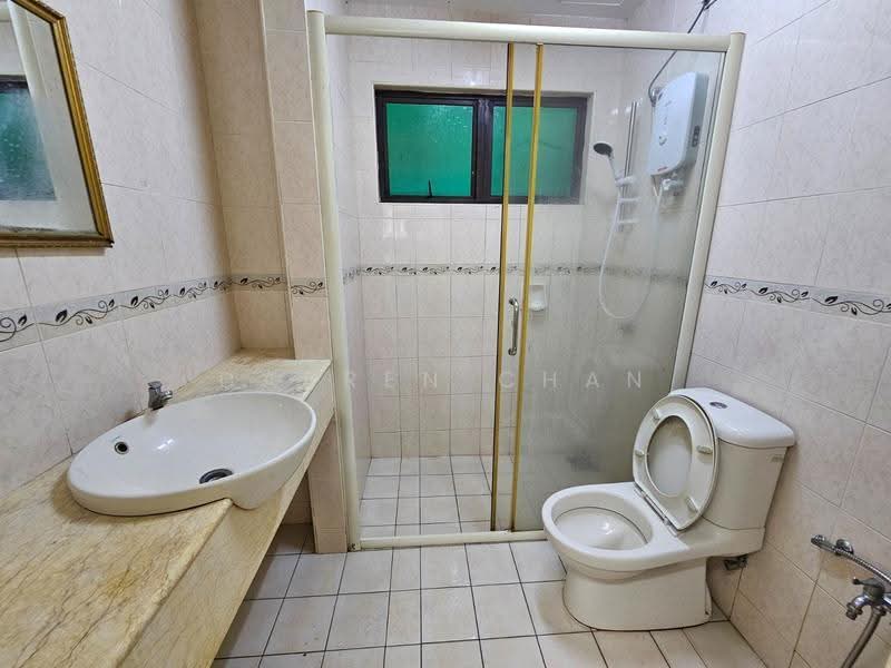 Condominium for Rent at Pelangi Utama - Darren Chan - Bathroom - PropertyGuru.com.my