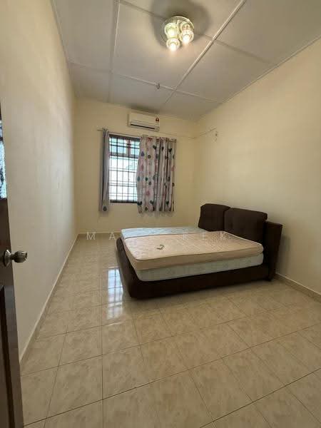 Rumah Teres 1-Tingkat untuk Dijual di Taman Rinting (Masai) - Matt Kek - Bedroom - PropertyGuru.com.my
