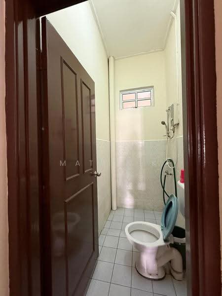 Rumah Teres 1-Tingkat untuk Dijual di Taman Rinting (Masai) - Matt Kek - Bathroom - PropertyGuru.com.my