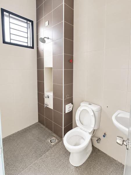 2-storey Terraced House for Sale in Bandar Putra Kulai (Kulai) - Kuu Chin - Bathroom - PropertyGuru.com.my