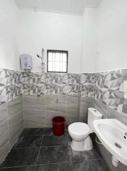 2-storey Terraced House for Sale in Klang (Selangor) - Joel Sia - Bathroom - PropertyGuru.com.my