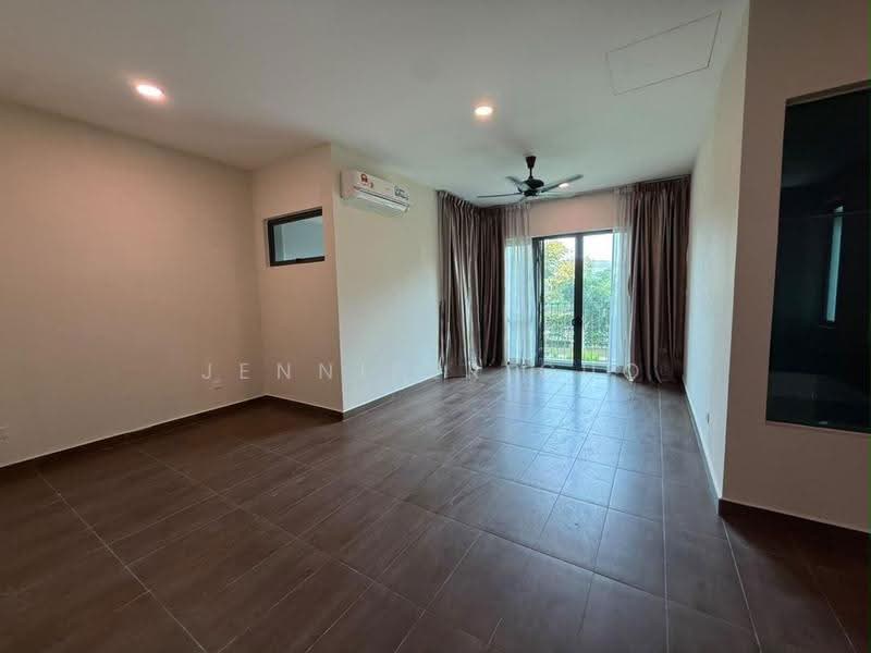 Rumah Teres 2-Tingkat untuk Dijual di Setia Eco Glades (Cyberjaya) - Jennifer Guo - Living Room - PropertyGuru.com.my