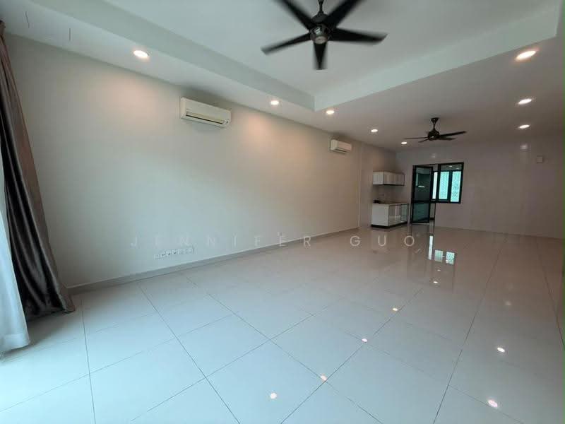 Rumah Teres 2-Tingkat untuk Dijual di Setia Eco Glades (Cyberjaya) - Jennifer Guo - Living Room - PropertyGuru.com.my