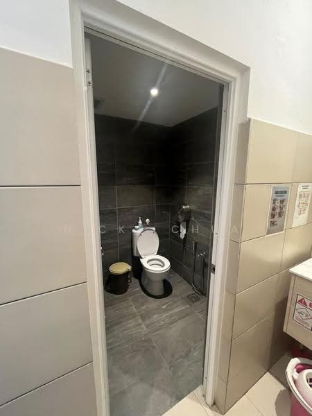 Kedai / Pejabat untuk Disewa di Seremban Town Facing Main Road Shop Lot (Seremban) - Nicky Chua - Bathroom - PropertyGuru.com.my