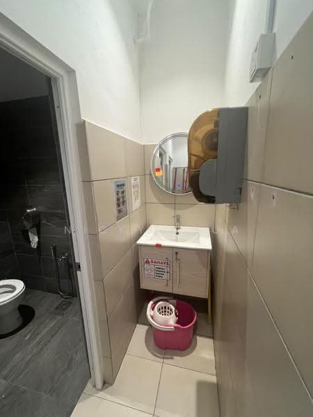 Kedai / Pejabat untuk Disewa di Seremban Town Facing Main Road Shop Lot (Seremban) - Nicky Chua - Bathroom - PropertyGuru.com.my