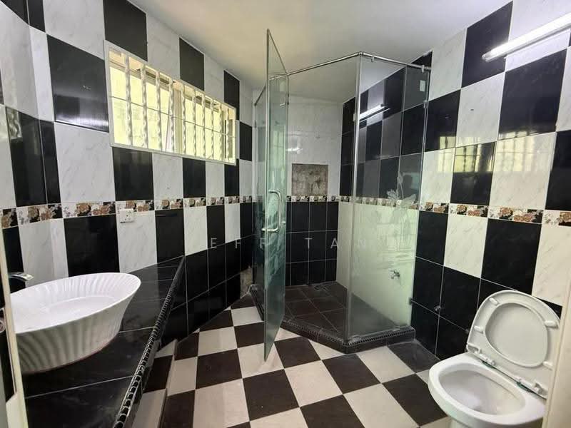 Rumah Berkembar untuk Dijual di Taman Fair Park (Ipoh) - Jeff Tan - Bathroom - PropertyGuru.com.my