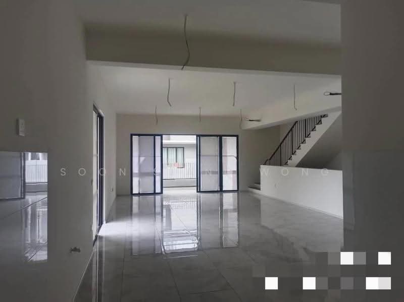 2.5-storey Terraced House for Sale in Taman Bukit Serdang (Seri Kembangan) - SOON SIANG WONG - Living Room - PropertyGuru.com.my