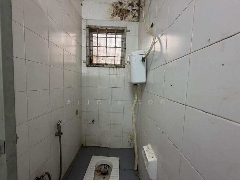 Kedai untuk Dijual di Bukit Rahman Putra (Sungai Buloh) - Alicia Soo - Bathroom - PropertyGuru.com.my