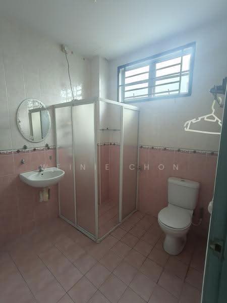 3-storey Terraced House for Sale in Taman D'Utama (Johor Bahru) - Weinie Chon - PropertyGuru.com.my