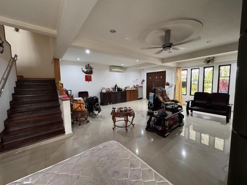 Rumah Banglo untuk Dijual di Taman Gembira (Jalan Klang Lama (Old Klang Road)) - Aaron Yiong - Living Room - PropertyGuru.com.my