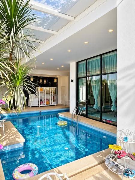 Bungalow House for Sale in Puchong (Selangor) - Rainnee Cheong - Pool - PropertyGuru.com.my