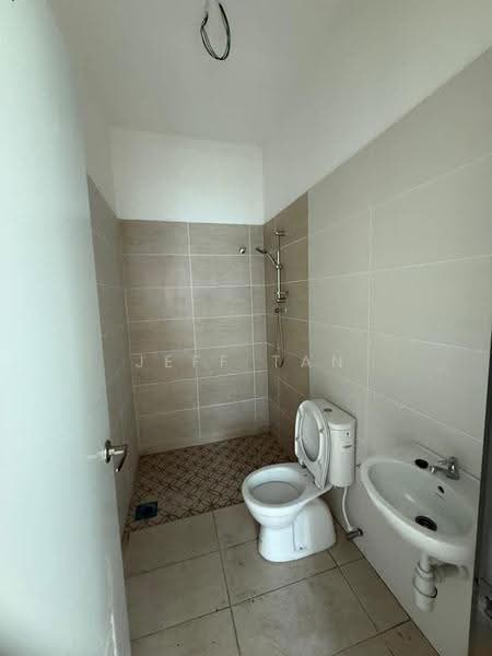 Semi-Detached House for Sale in Panorama Lapangan Saujana (Green Park) (Ipoh) - Jeff Tan - Bathroom - PropertyGuru.com.my