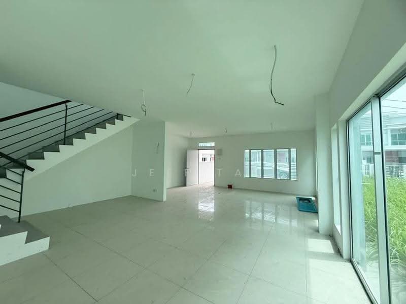 Semi-Detached House for Sale in Panorama Lapangan Saujana (Green Park) (Ipoh) - Jeff Tan - Living Room - PropertyGuru.com.my
