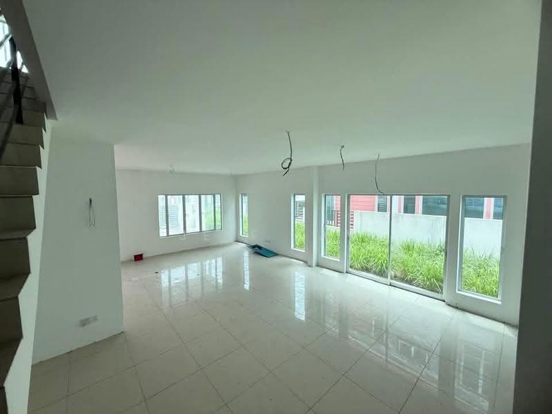 Semi-Detached House for Sale in Panorama Lapangan Saujana (Green Park) (Ipoh) - Jeff Tan - Living Room - PropertyGuru.com.my