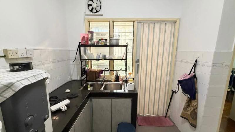Apartment for Sale at Seri Kasturi - Azli Ibrahim - Kitchen - PropertyGuru.com.my