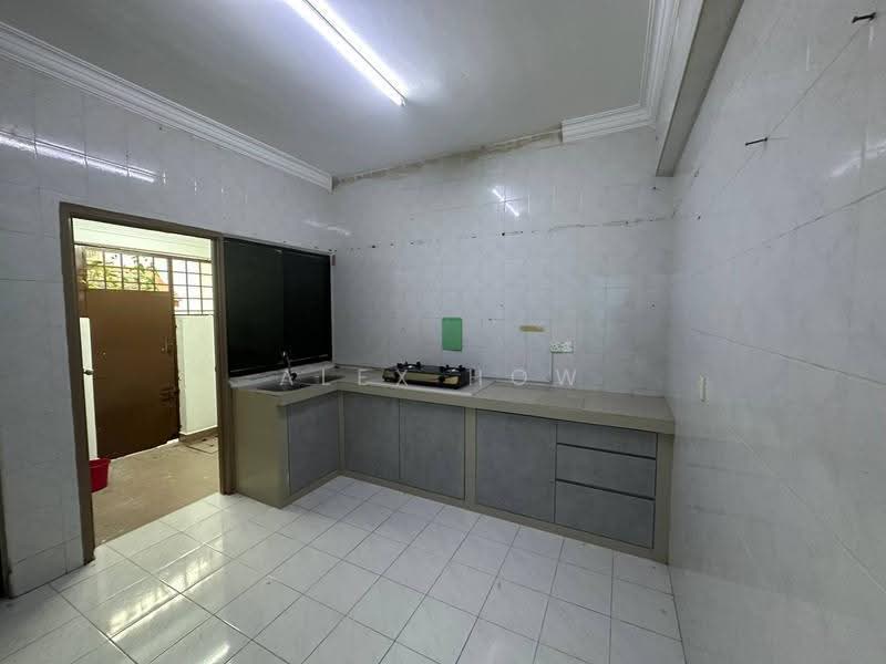 2-storey Terraced House for Rent in Permas Jaya (Johor) - Alex How - Kitchen - PropertyGuru.com.my